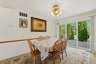 213 Edgeware Rd, Elk Grove Village, IL 60007 - Photo 20