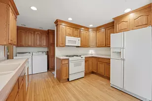 213 Edgeware Rd, Elk Grove Village, IL 60007 - Photo 16
