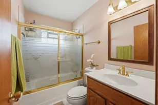 213 Edgeware Rd, Elk Grove Village, IL 60007 - Photo 32