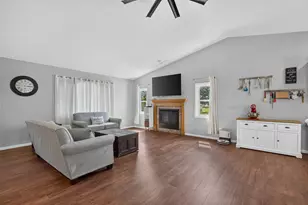303 Hillside Ave, Ottawa, IL 61350 - Photo 8