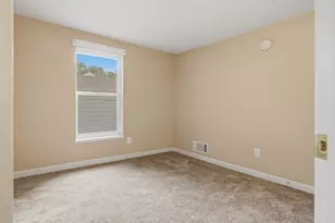 919 Sheridan Ave, Dixon, IL 61021 - Photo 12