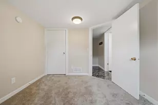 919 Sheridan Ave, Dixon, IL 61021 - Photo 10