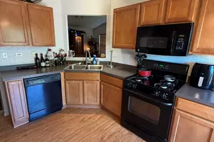 465 Metropolitan St, Aurora, IL 60502 - Photo 2