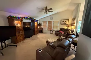 465 Metropolitan St, Aurora, IL 60502 - Photo 6