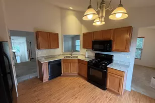 465 Metropolitan St, Aurora, IL 60502 - Photo 2