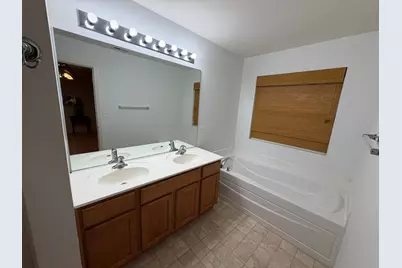 465 Metropolitan Street, Aurora, IL 60502 - Photo 8