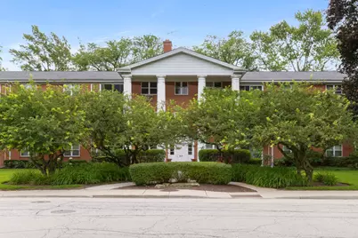 809 E Miner Street #1B, Arlington Heights, IL 60004 - Photo 2