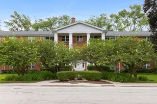 809 E Miner St, Arlington Heights, IL 60004 - Photo 2
