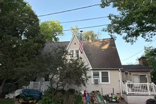 922 Valley Ave, McHenry, IL 60051 - Photo 2