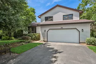 586 N Garfield Blvd, Grayslake, IL 60030 - Photo 1