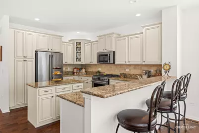 3923 Chesapeake Lane, Naperville, IL 60564 - Photo 8