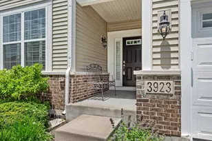 3923 Chesapeake Ln, Naperville, IL 60564 - Photo 4