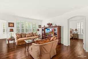 3923 Chesapeake Ln, Naperville, IL 60564 - Photo 6