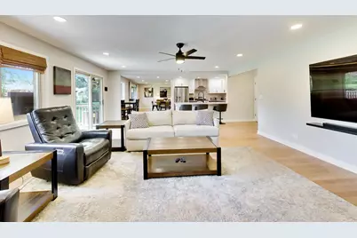 301 Lance Drive, Des Plaines, IL 60016 - Photo 6