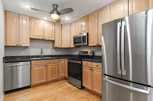 5400 Astor Ln, Rolling Meadows, IL 60008 - Photo 2