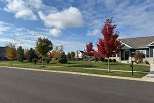 1909 Constitution St, Sycamore, IL 60178 - Photo 34