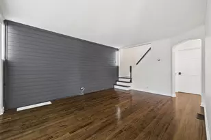 10547 S Troy St, Chicago, IL 60655 - Photo 4