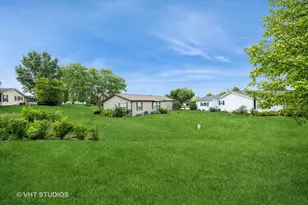 1016 Castleton Ct, Grayslake, IL 60030 - Photo 12