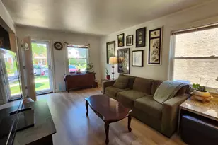 1953 Illinois St, Des Plaines, IL 60018 - Photo 4