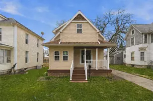 323 Douglas Ave, Dixon, IL 61021 - Photo 1