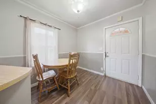 1219 Gates St, Aurora, IL 60505 - Photo 10