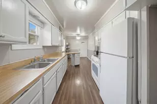 1219 Gates St, Aurora, IL 60505 - Photo 8
