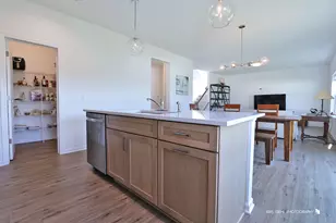 2490 Olivia Ct, Wauconda, IL 60084 - Photo 10