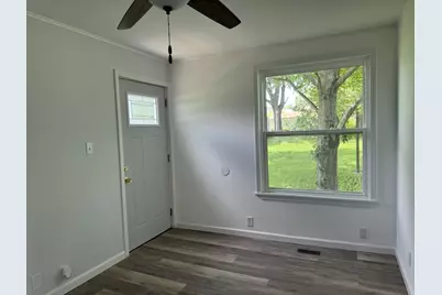 101 N Vermillion Street, Troy Grove, IL 61372 - Photo 2