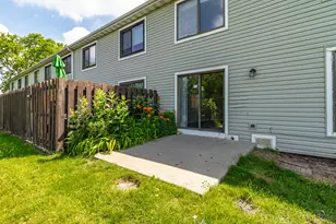 4239 Continental Dr, Waukegan, IL 60087 - Photo 18
