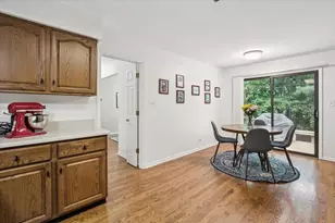 213 Ascot Ct, Lake Bluff, IL 60044 - Photo 10