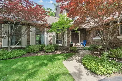 213 Ascot Court, Lake Bluff, IL 60044 - Photo 2