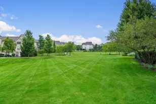 332 Castle Cir, Carol Stream, IL 60188 - Photo 26