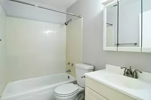 1436 Quaker Ln, Prospect Heights, IL 60070 - Photo 10