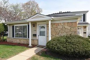 1436 Quaker Ln, Prospect Heights, IL 60070 - Photo 1