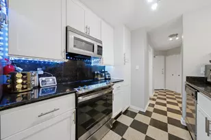 1749 Eastwood Ct, Schaumburg, IL 60195 - Photo 16
