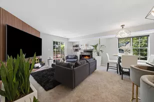 1749 Eastwood Ct, Schaumburg, IL 60195 - Photo 4
