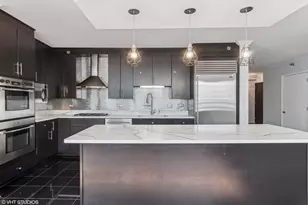 33 W Ontario St, Chicago, IL 60654 - Photo 12