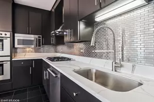 33 W Ontario St, Chicago, IL 60654 - Photo 14
