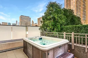 33 W Ontario St, Chicago, IL 60654 - Photo 16