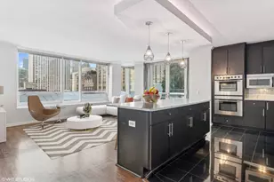 33 W Ontario St, Chicago, IL 60654 - Photo 4