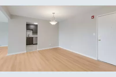535 S Cleveland Avenue #406, Arlington Heights, IL 60005 - Photo 2