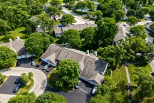585 Edinburgh Ln, Prospect Heights, IL 60070 - Photo 2
