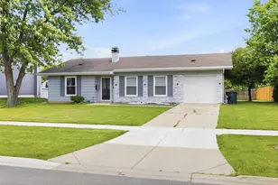 1470 Devonshire Ln, Hoffman Estates, IL 60169 - Photo 1