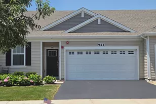 944 Darwin St, North Aurora, IL 60542 - Photo 1