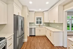 622 Sexton St, Aurora, IL 60505 - Photo 10
