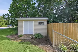523 E Mitchell St, Salem, IL 62881 - Photo 6