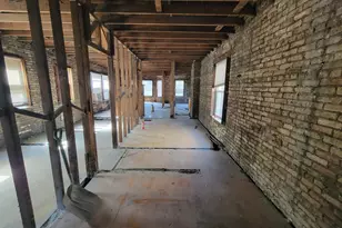 2302 W Addison St, Chicago, IL 60618 - Photo 12