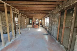2302 W Addison St, Chicago, IL 60618 - Photo 10