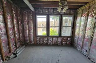 2302 W Addison St, Chicago, IL 60618 - Photo 14