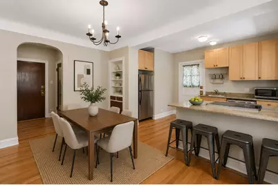 2018 W Greenleaf Avenue #1F, Chicago, IL 60645 - Photo 6